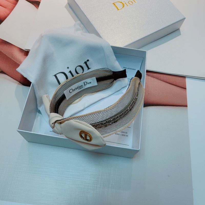 CHRISTIAN DIOR